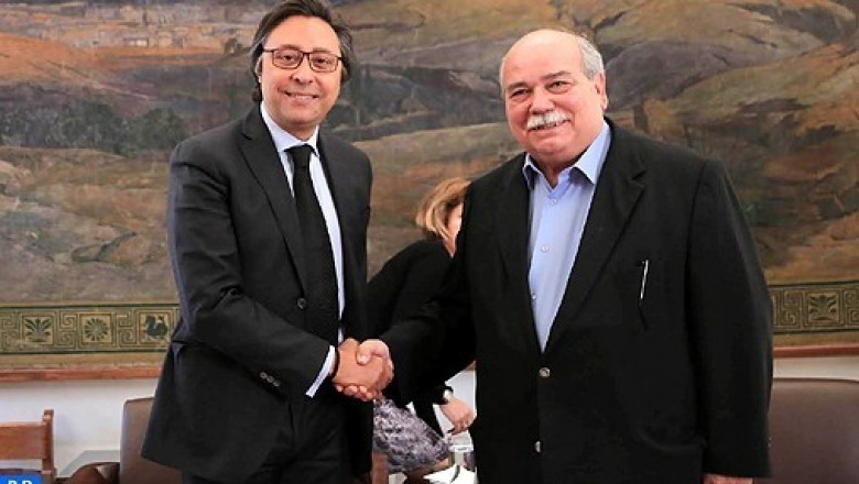 رئيس البرلمان اليوناني يجري مباحثات مع سفير المغرب بأثينا