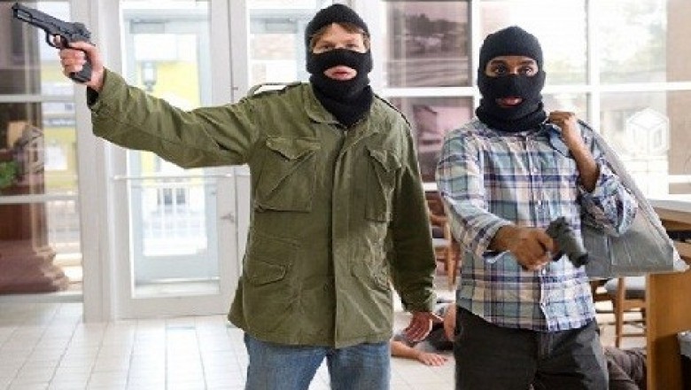 مهاجر مغربي ينفذ عملية سطو هوليودية على بنك بطورينو الإيطالية