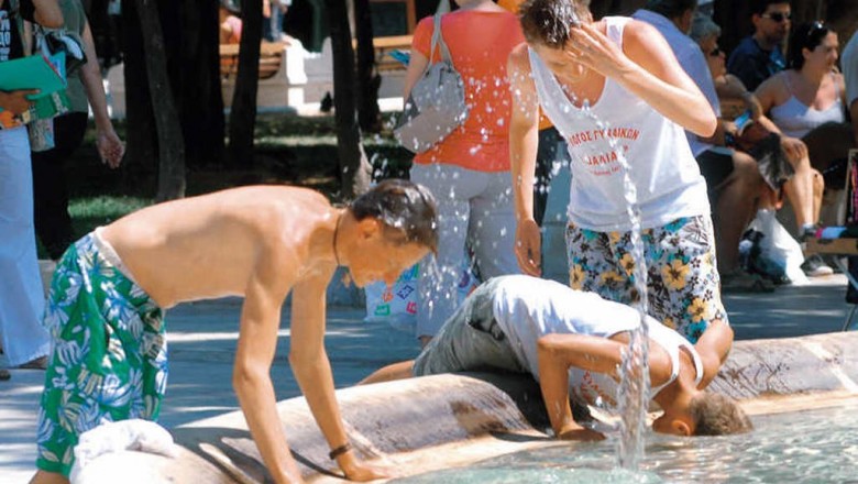 بلدية أثينا تضع حيز التنفيذ خطة طوارئ لمواجهة الارتفاع غير العادي في درجات الحرارة