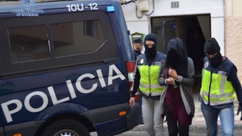 قضاء إسبانيا يمنع الحجاب عن مغربية مسجونة