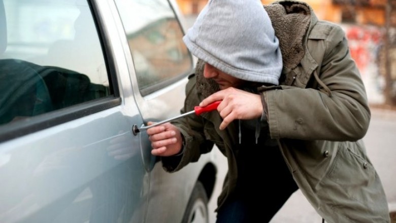 القبض في أوريستياذا  باليونان على بلغاريين كسرا خلال شهرين أكثر من ثلاثين سيارة