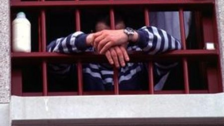 مغاربة محتجزون  بمركز بريج  في بلجيكا و هم في ظروف صحية مزرية  في إنتظار ترحيلهم الى المغرب