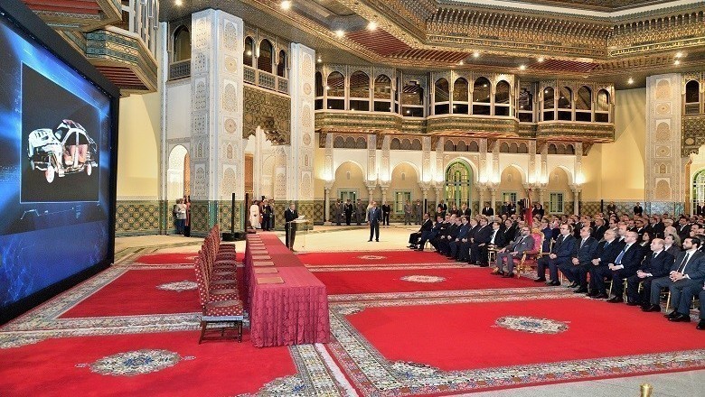 Ο βασιλιάς του Μαρόκου Mohammed VI προεδρεύει για την έναρξη 26 βιομηχανικών επενδύσεων στον τομέα της αυτοκινητοβιομηχανίας