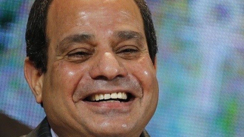 السيسي يقدم ترشيحه  لفترة رئاسية ثانية وحيدا بعد سجن 2 من منافسيه