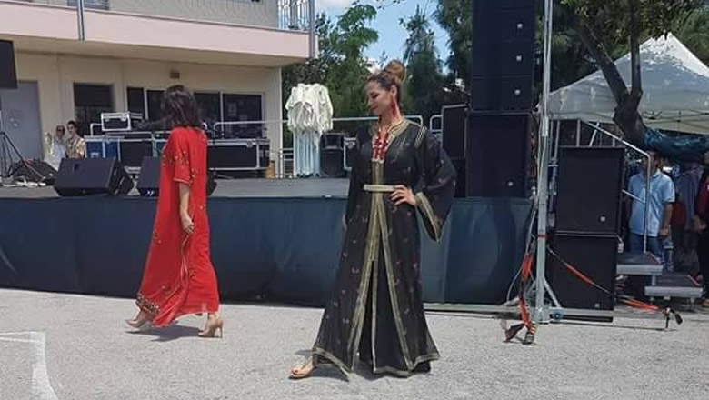 جزء من العرض الذي قدمته السفارة المغربية في إفتتاح المهرجان الإفريقي السابع عشر بأثينا بحضور سفير المغرب السيد سمير الدهر وهو عبارة عن عرض للقفطان المغربي.