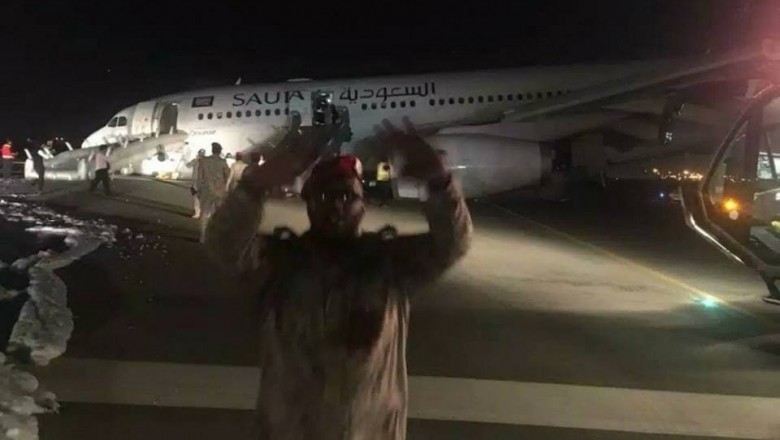 طائرة سعودية تهبط بدون عجلات أمامية في مطار جدة