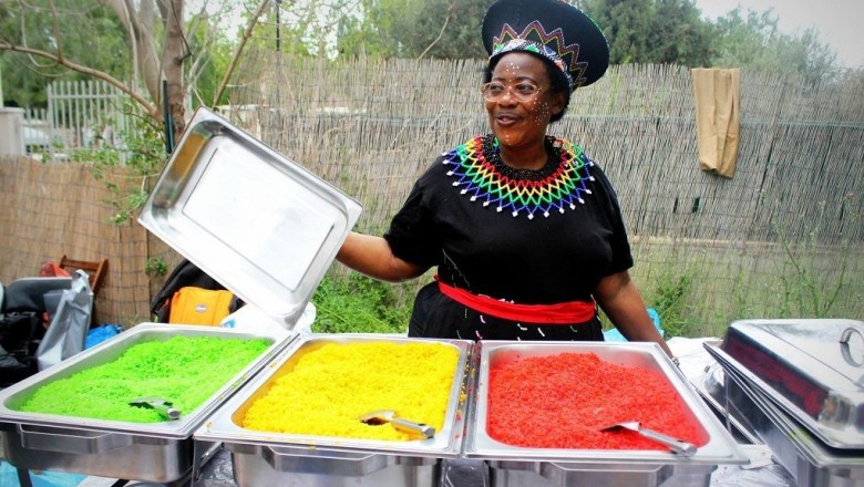 تنظم الجمعية الثقافية WATOTO AFRIKA  بمناسبة صيف 2018 باثينا  حفل على شكل مهرجان  بمشاركة جل الدول الافريقية من بينها المغرب  لفن الطبخ والموسيقى والصناعة التقليدية والرقص.