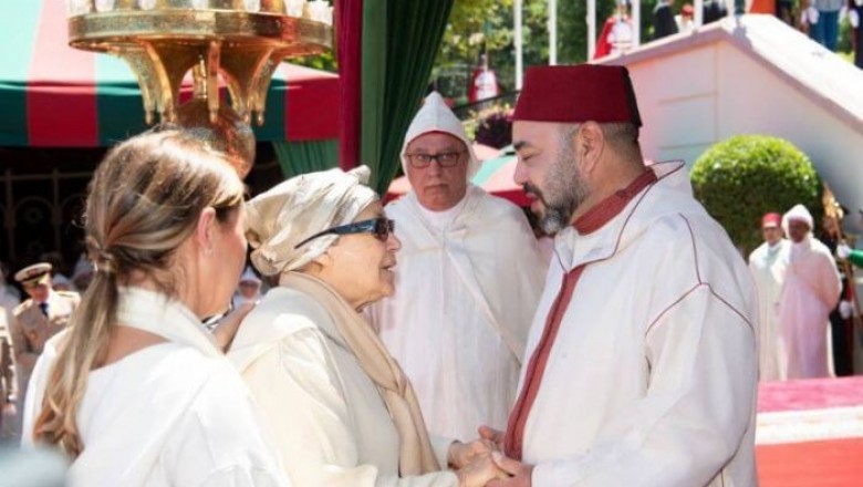 عائشة الخطابي  ابنة عبد الكريم الخطابي تتحدث عن الاستقبال الملكي في قصر طنجة 