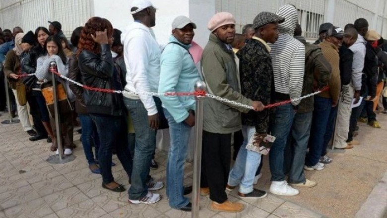 قام المغرب بتسوية أوضاع 50 ألف شخص غير شرعي بإقامات دائمة